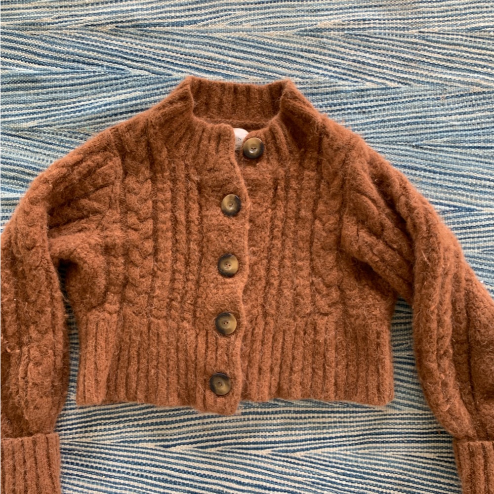 Doen cropped Button-Up Sweater